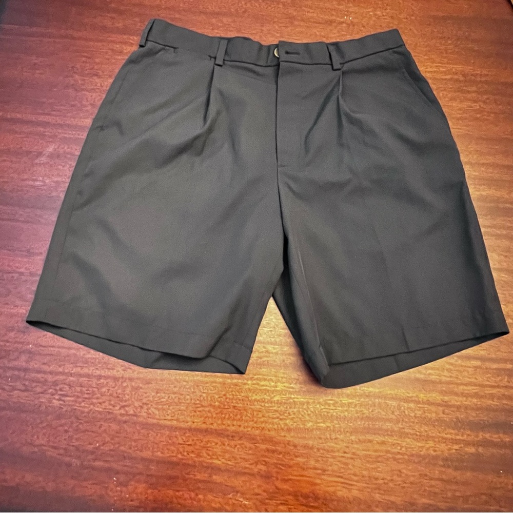 Brooks Brothers Black Flat Front Men's Shorts - Size 34 - St Andrews Link